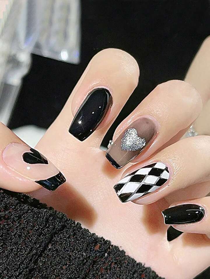 24pcs Preppy colorblock heart design press on nails